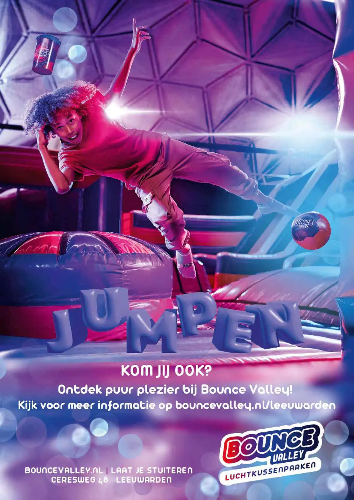 Bij Bounce Valley Leeuwarden wacht een gigantisch luchtkussenpark.